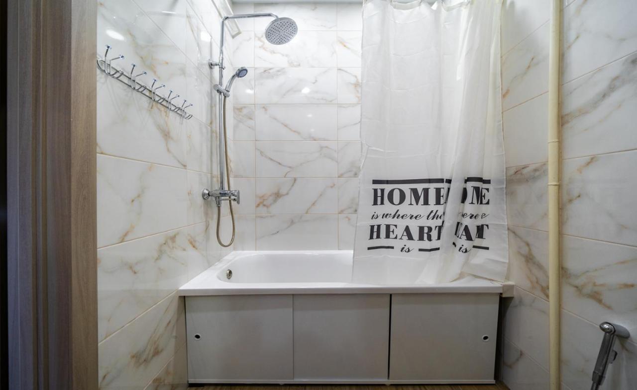 Apartment In The Heart Of Chernigov Exteriör bild